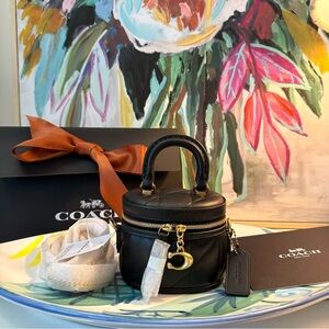 Authentic Coach Trail Crossbody micro Bag 12 Pillow Quilting In Leather/Im/Black